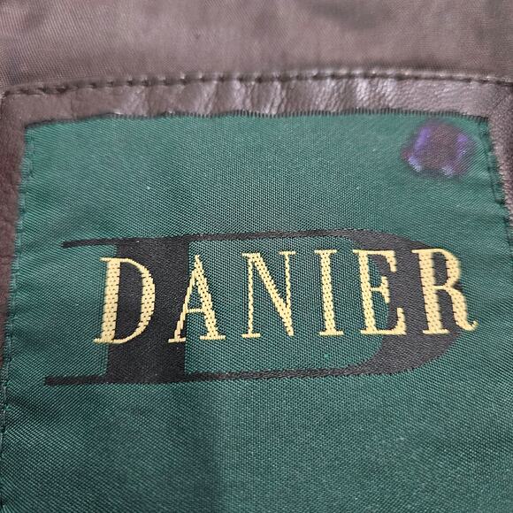 Men's Luxury Leather Coat by Danier size 48-50 - Picture 2 of 10